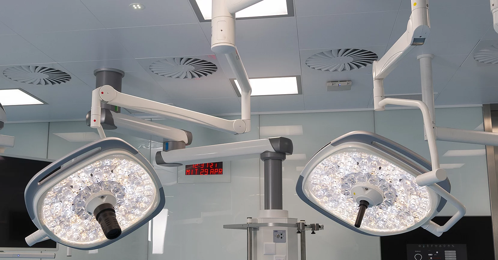 Lampes chirurgicales et d'examen